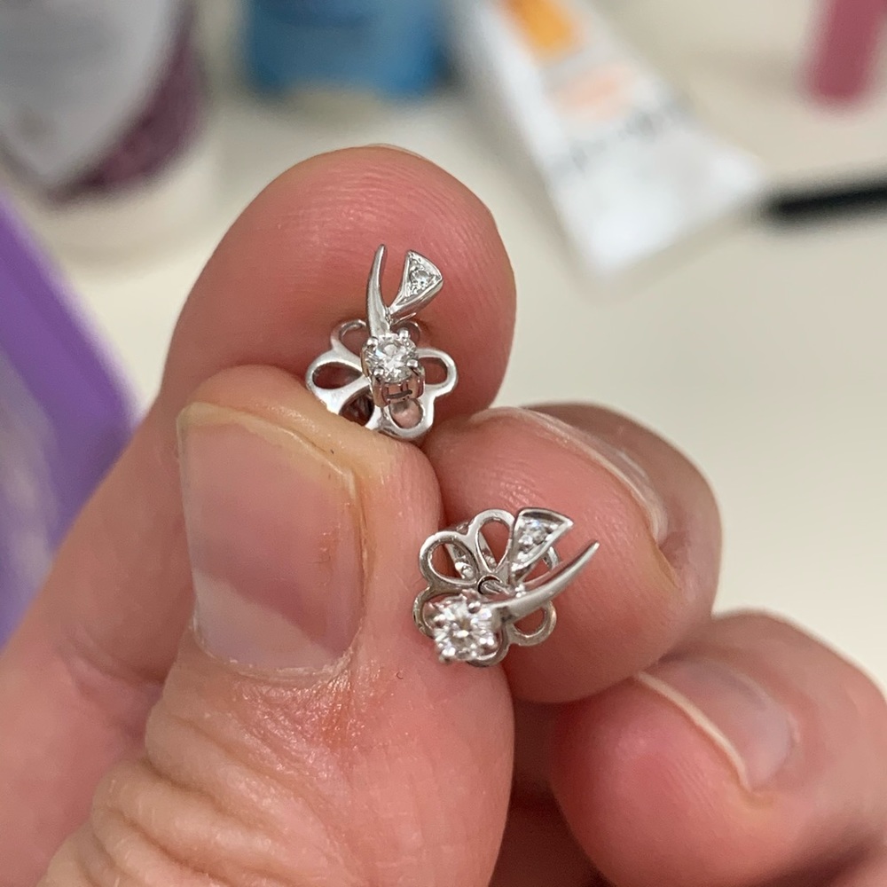 18 KT. Solid White Gold Diamond Earrings